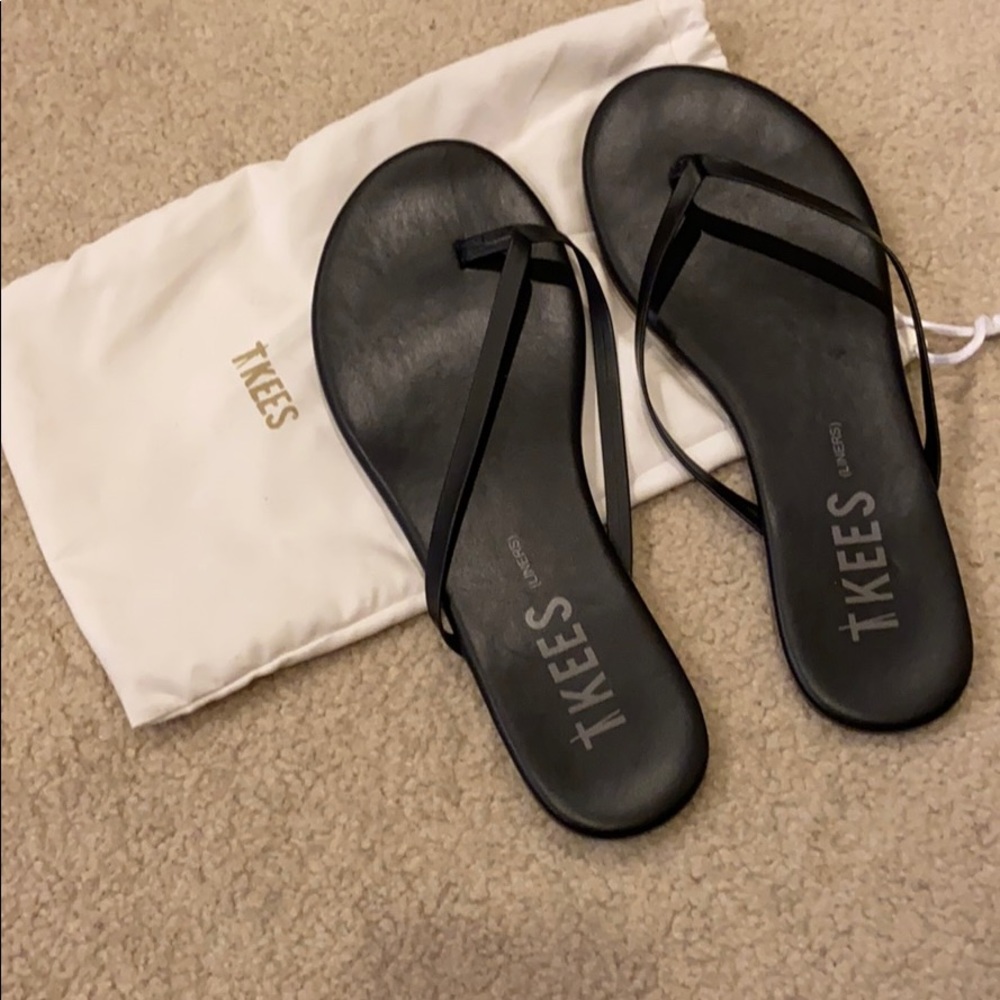 Black Tkees size 9